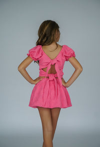 *Emboss Flower Puff Sleeve Top*
