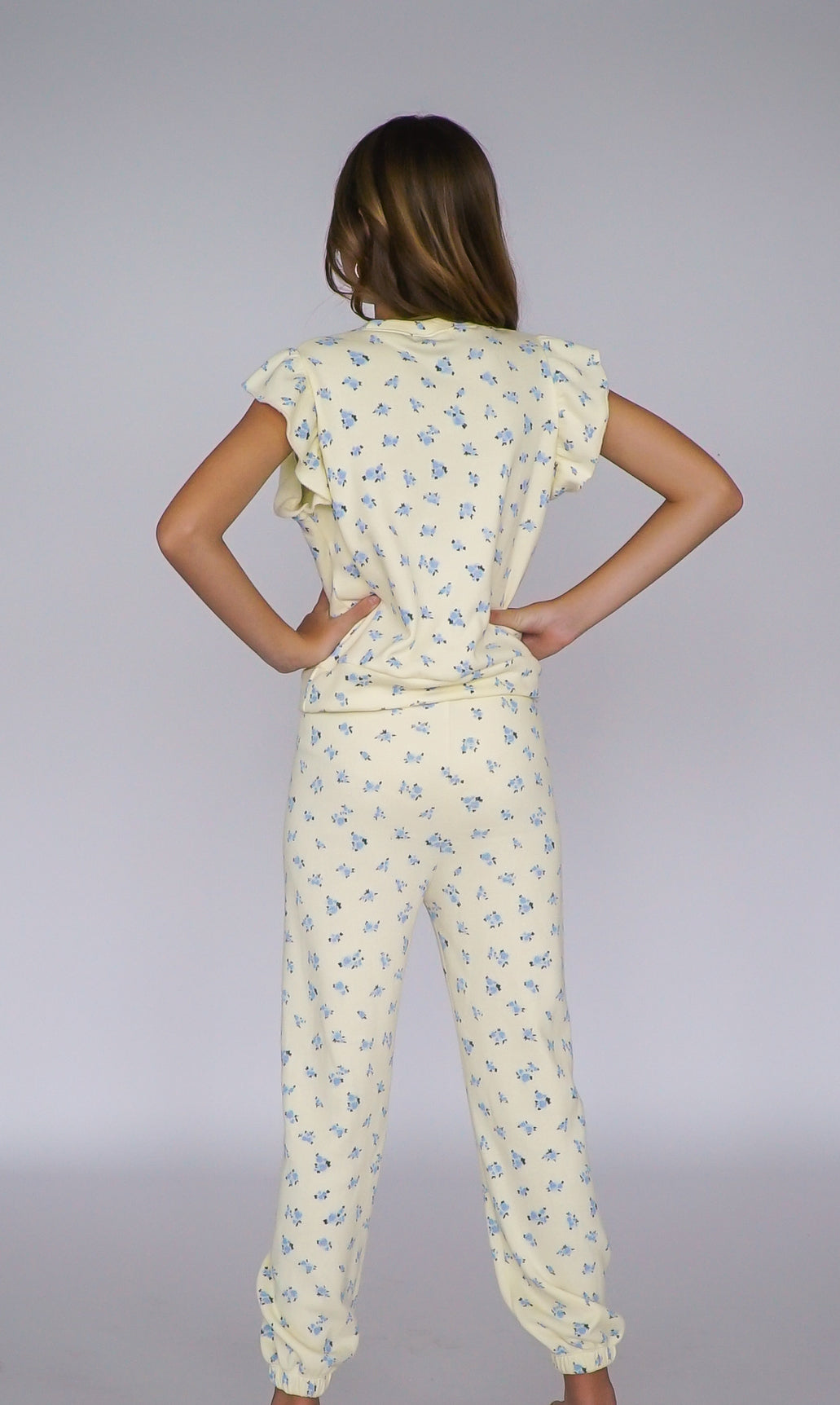 *Floral Ruffle Sleeve Sweatshirt*