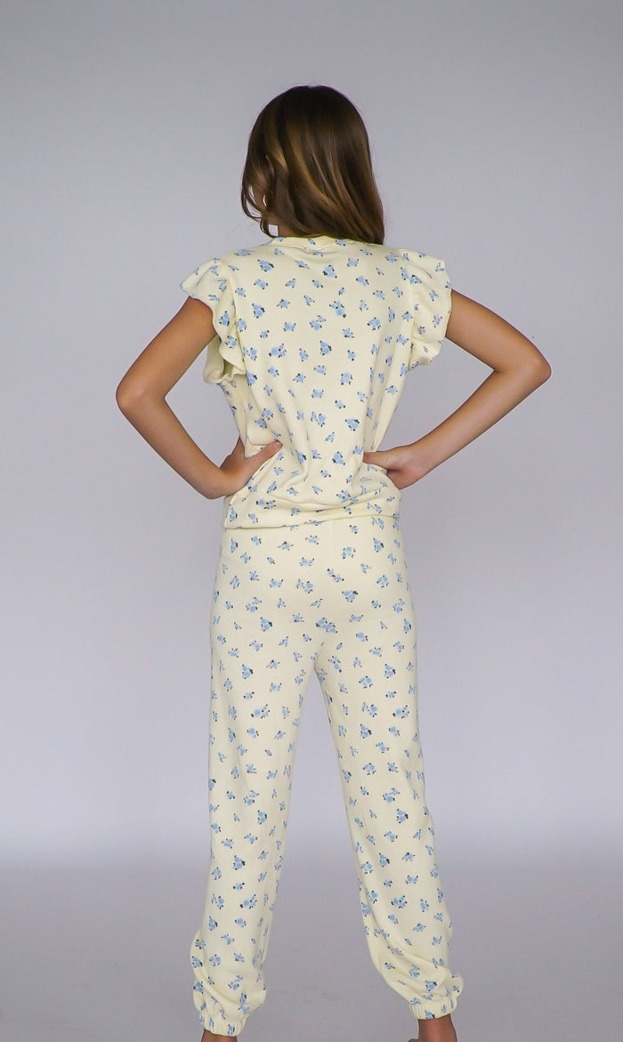 *Floral Ruffle Sleeve Sweatshirt*