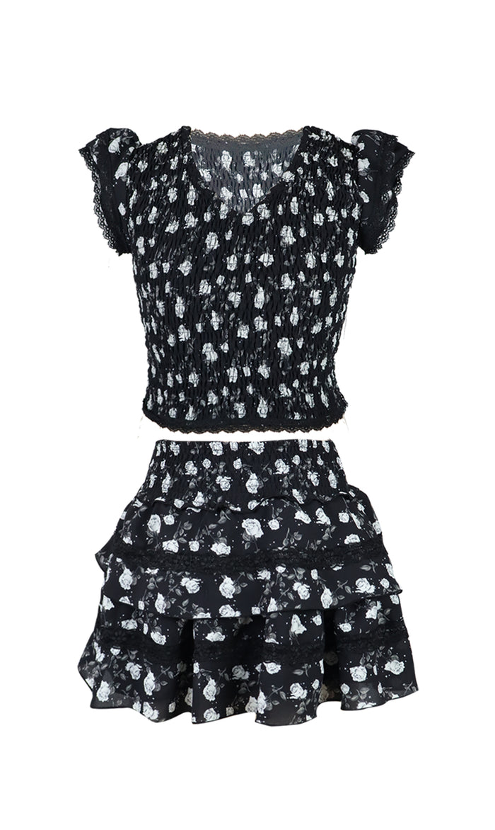 *Ciffon Floral Trim Lace Smocked Top*